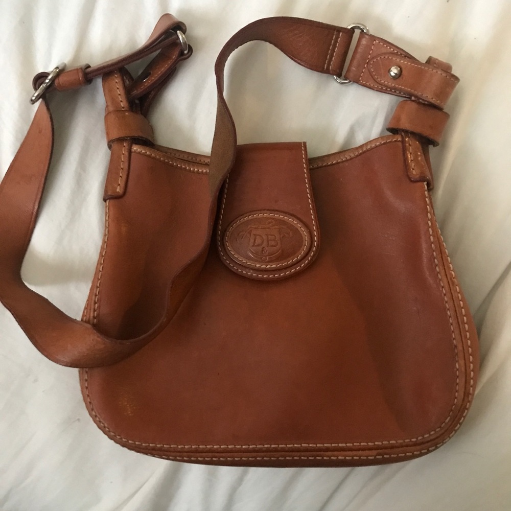 Adorable dooney and bourke wallet and purse set